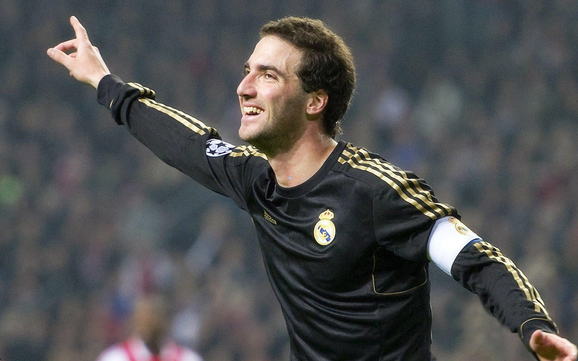 戴奇怒斥手球判罚,若此点球成立,足球运动可告终结