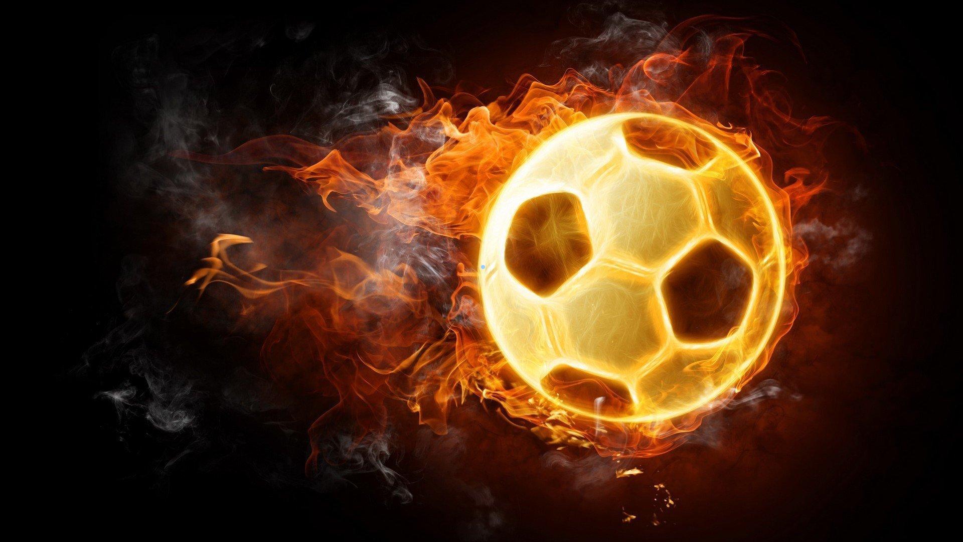 皇马球迷深情拉横幅致敬阿隆索与维尼修斯,球场上的爱与团结之光