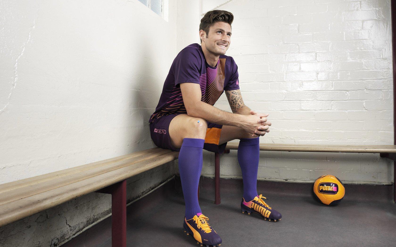 彩票：法甲情怀依旧，球迷晒梅西GOAT图喜迎新年浪潮